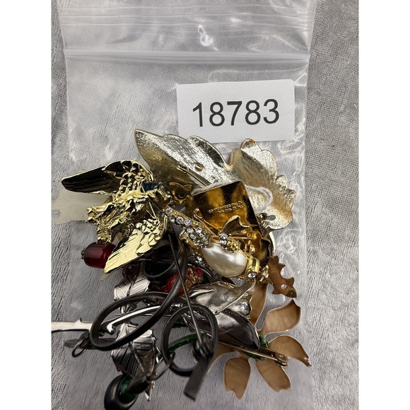 Vintage Brooch Lot Mixed Metals Flower‎ Leaf Dog Fish Frog Tweedle Dum - Picture 15 of 15